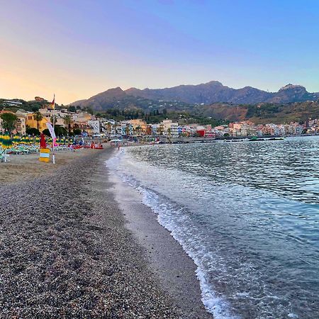 Casa Vacanza Giardini Naxos Taormina Miranaxos Exteriör bild