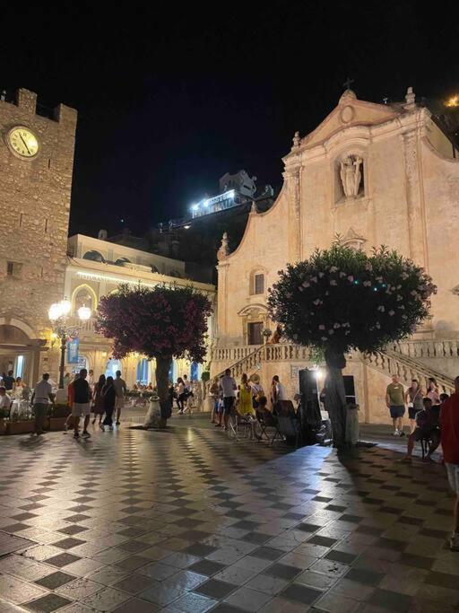 Casa Vacanza Giardini Naxos Taormina Miranaxos Exteriör bild