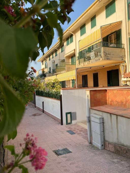 Casa Vacanza Giardini Naxos Taormina Miranaxos Exteriör bild