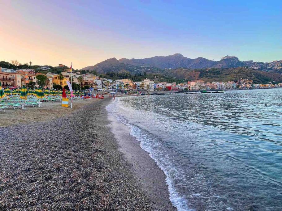 Casa Vacanza Giardini Naxos Taormina Miranaxos Exteriör bild