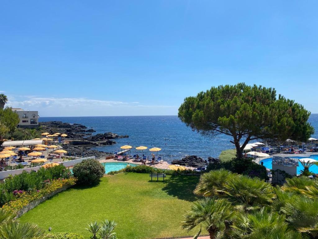 Casa Vacanza Giardini Naxos Taormina Miranaxos Exteriör bild