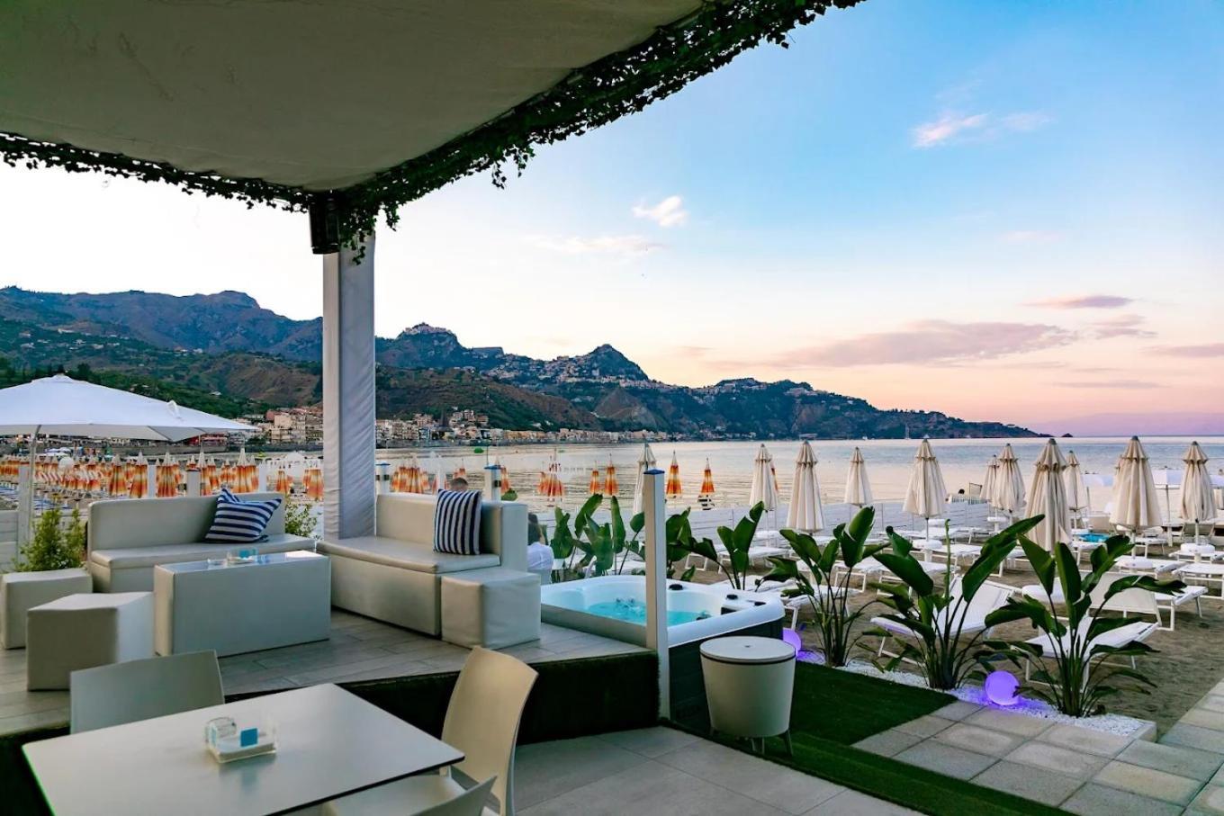 Casa Vacanza Giardini Naxos Taormina Miranaxos Exteriör bild